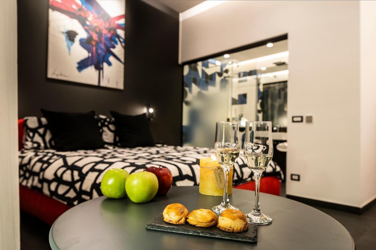 Bed and Breakfast Le Stanze Del Barone Neapel Exterior foto