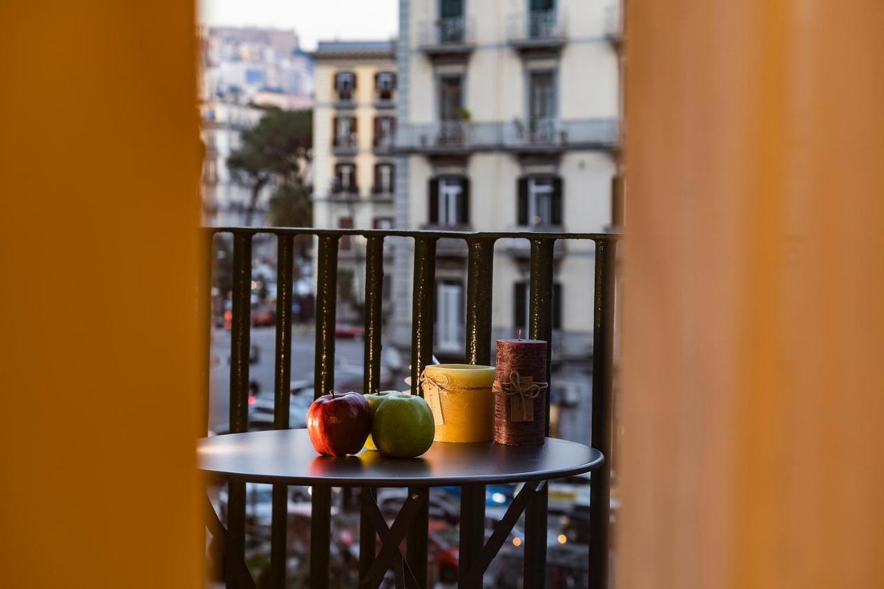 Bed and Breakfast Le Stanze Del Barone Neapel Exterior foto